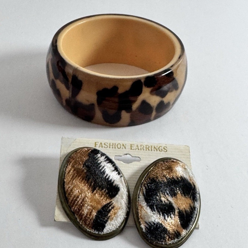 Unbranded Leopard Print Bangle Bracelet and Clip On Earrings Set Brown Tan Black